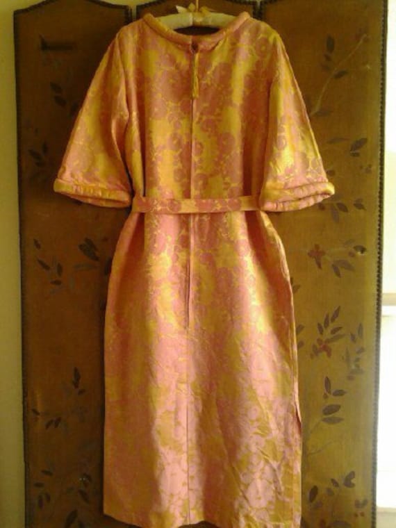1960's rose pink and gold housecoat / evening dres