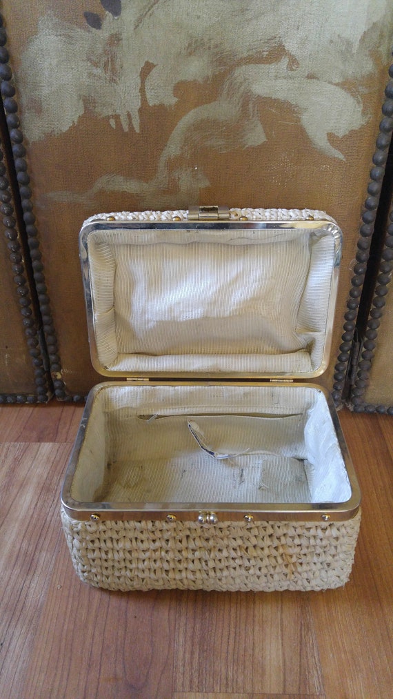50's woven raffia box hand bag with metal handles… - image 8