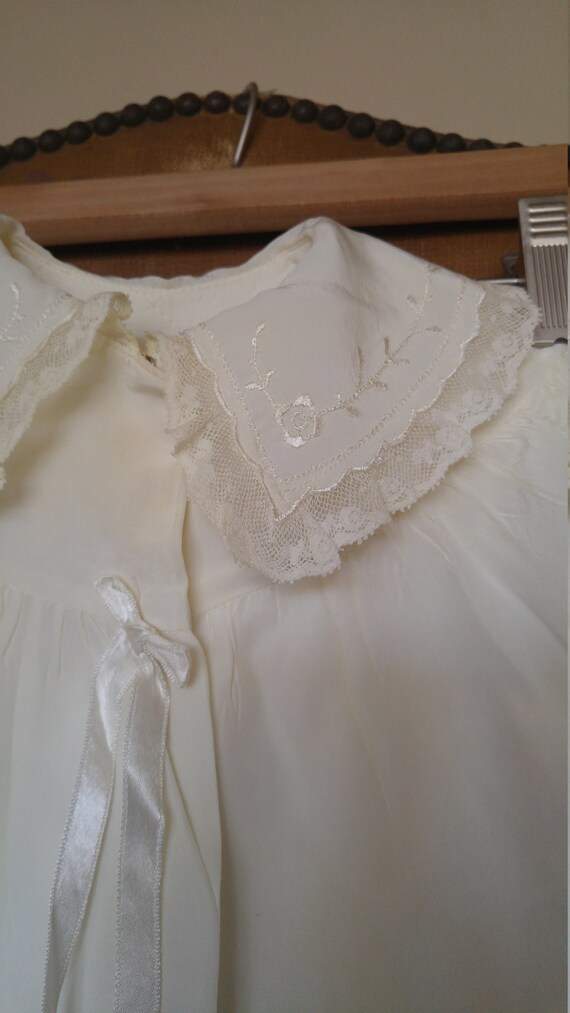 50s ivory baby coat with lace trim - image 3