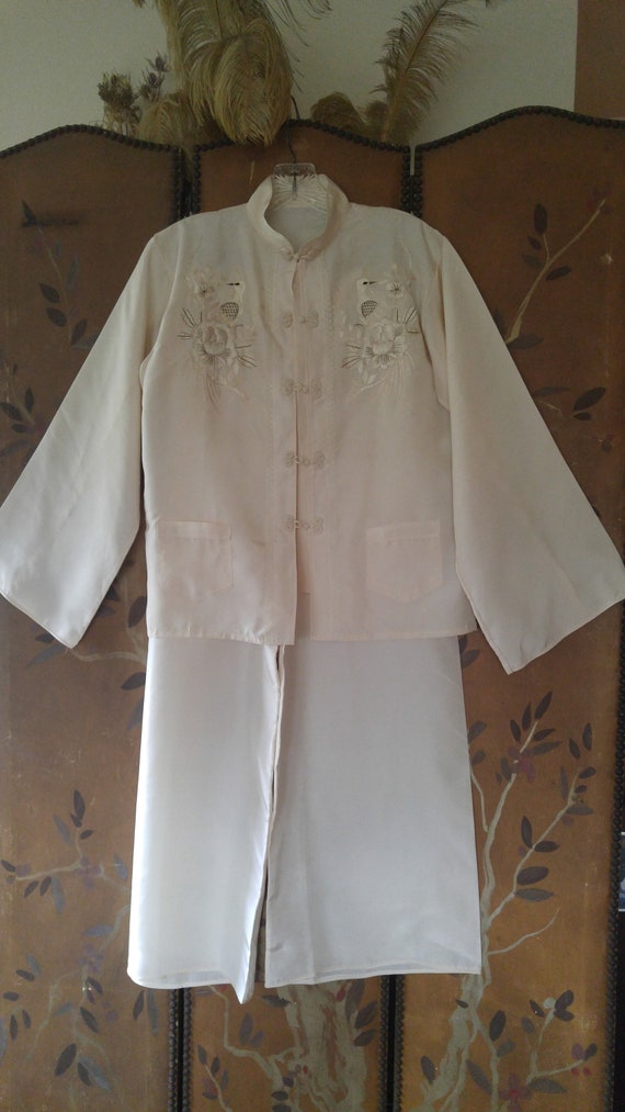 SALE!! 50's Ivory Asian pajama's with embroidered 