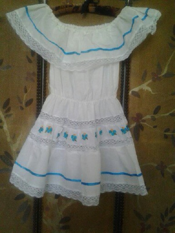 80s white embroidered and blue ribbon off the sho… - image 1