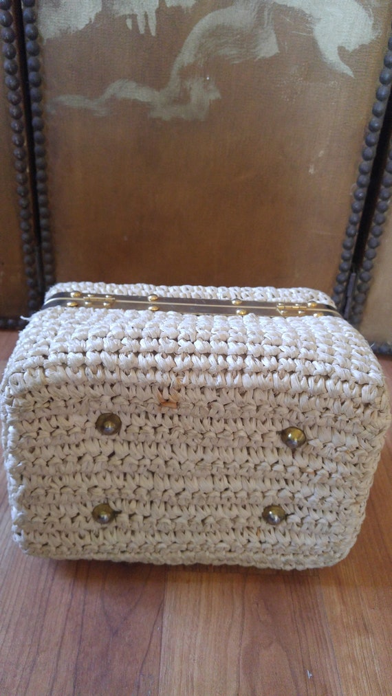 50's woven raffia box hand bag with metal handles… - image 4
