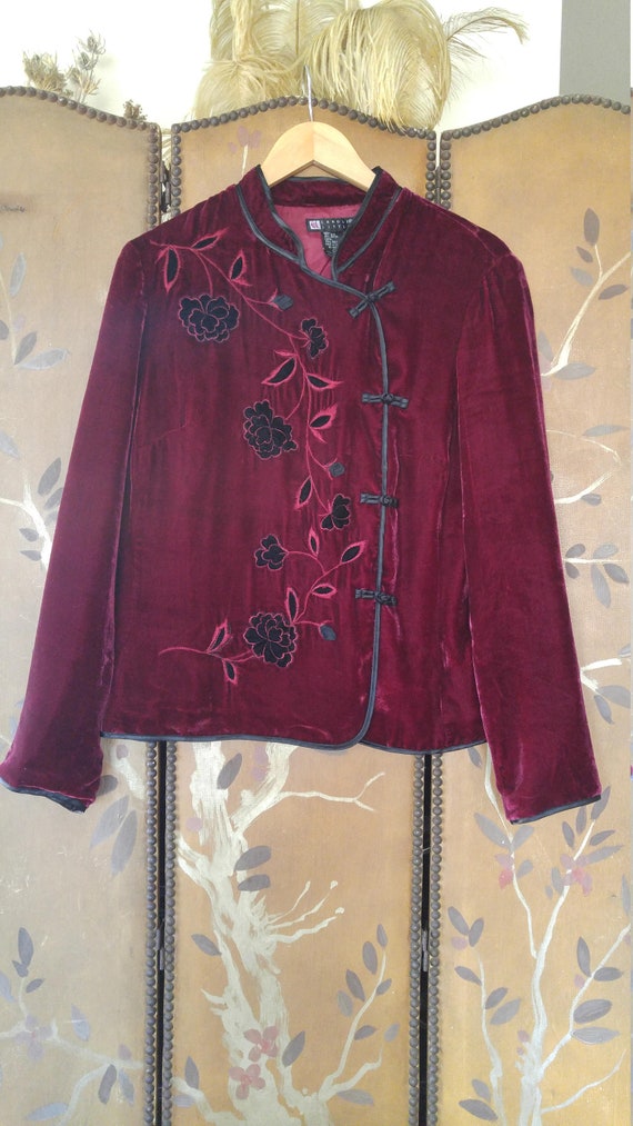 90s burgundy velvet / silk Asian style embroidered