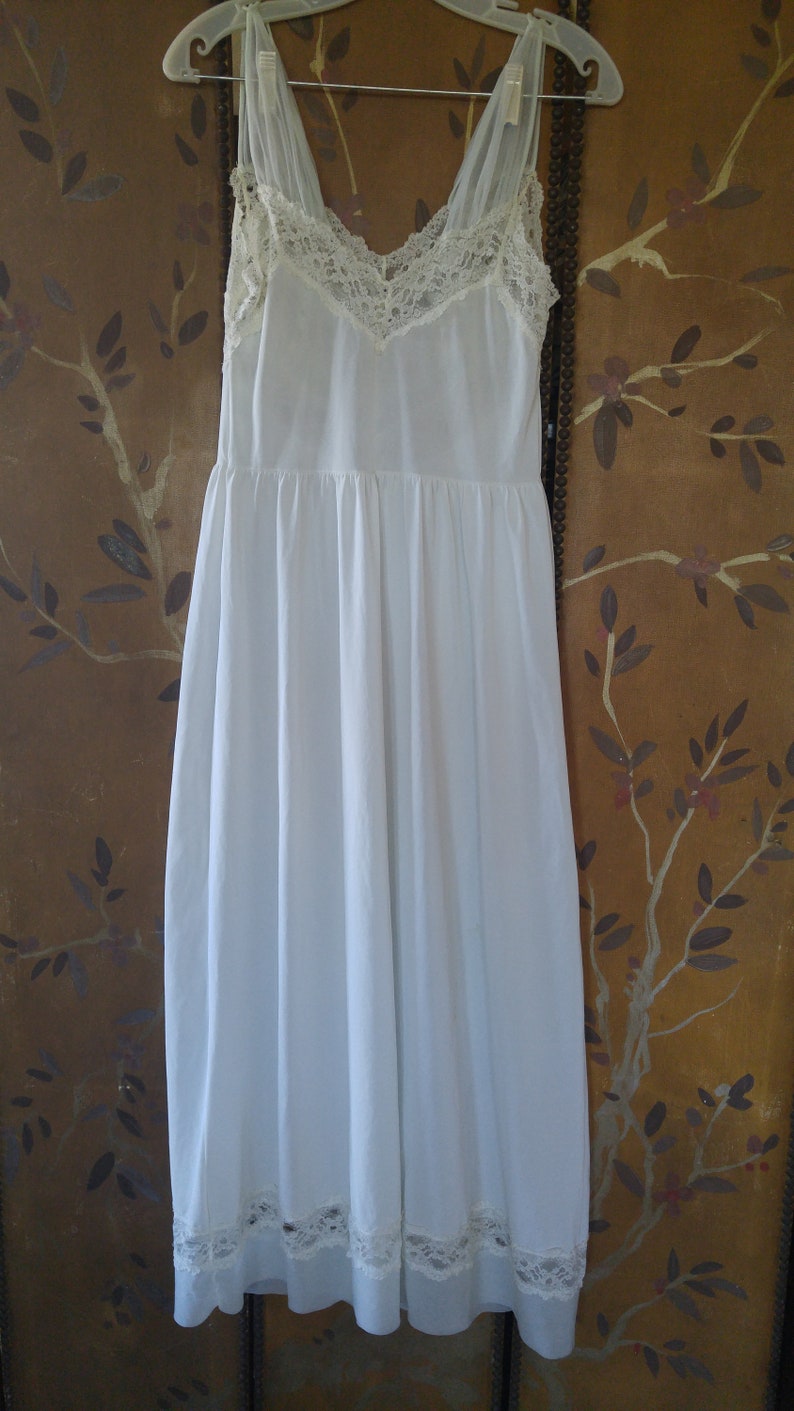 50/'s pale blue and ivory lace peignoir night dress by Luxite