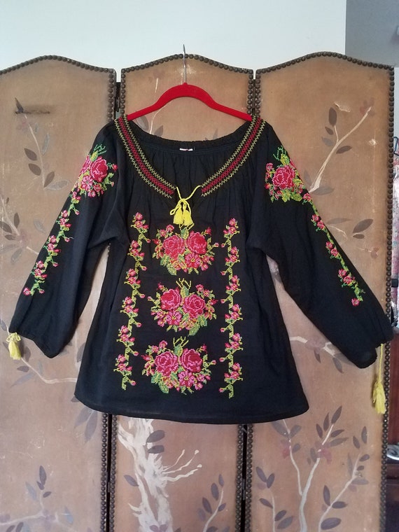 80s Peasant / Mexican tapestry rose embroidered sm