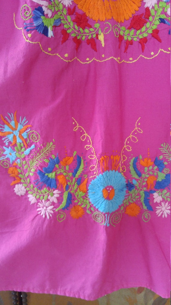 70s hot pink embroidered Mexican dress - image 5