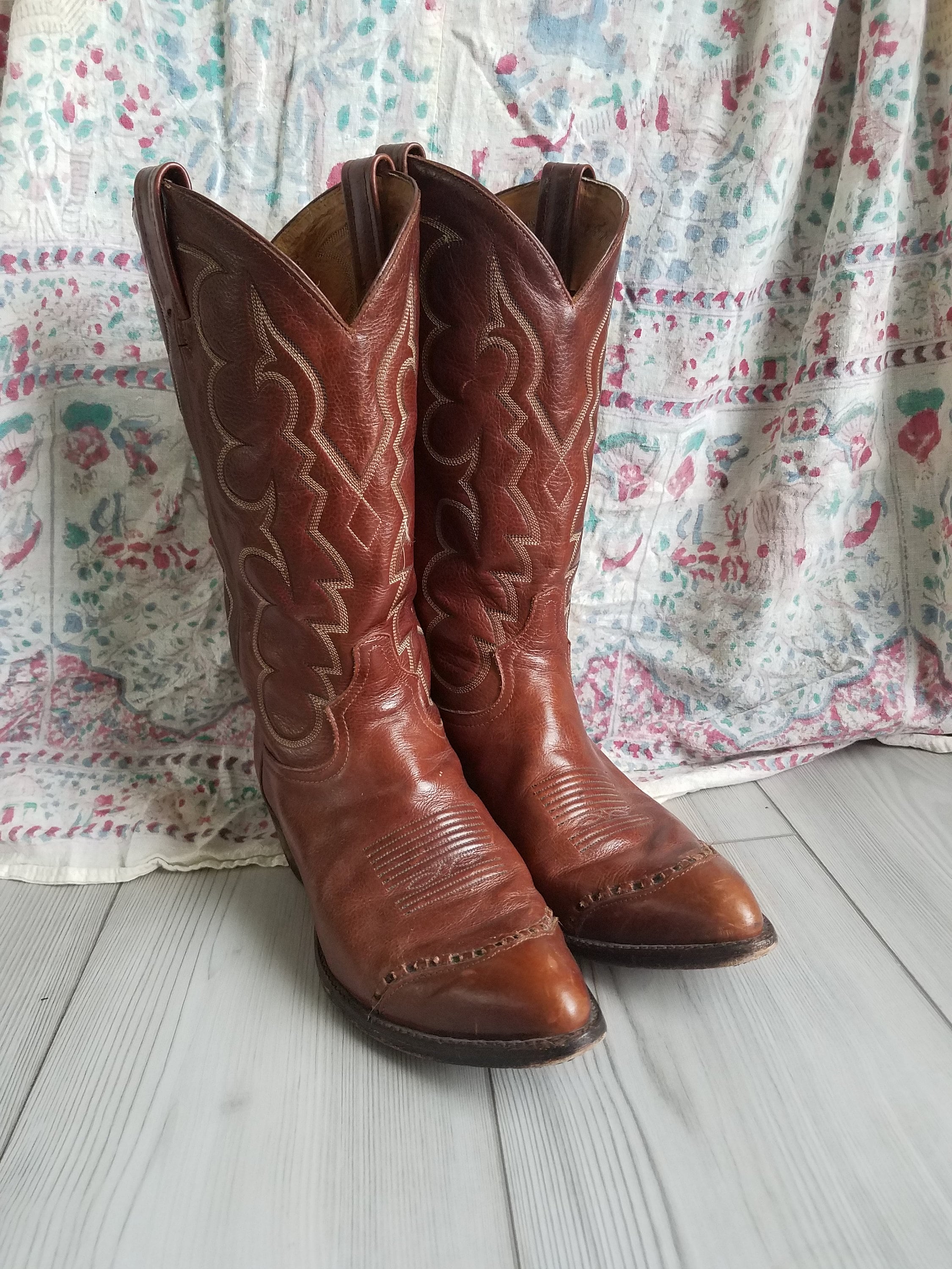Vintage Tony Lama Brown Brandy and Tan Pointed Toe Leather  display picture 3