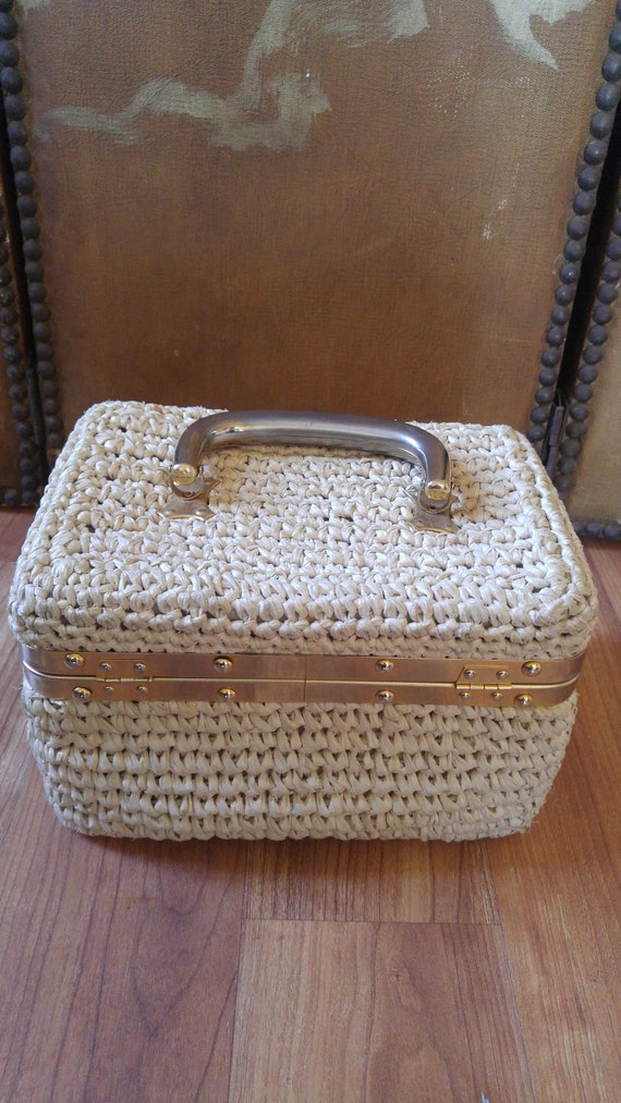 50's woven raffia box hand bag with metal handles… - image 3