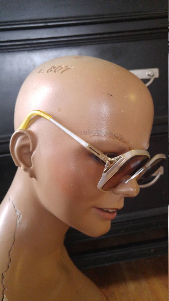 70s Tura large retro prescription sunglasses - image 3