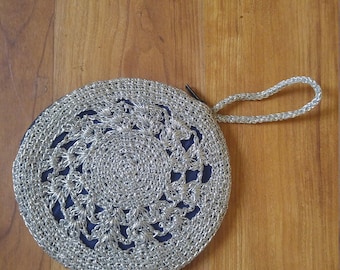 Sac à main circulaire en crochet argenté des années 60