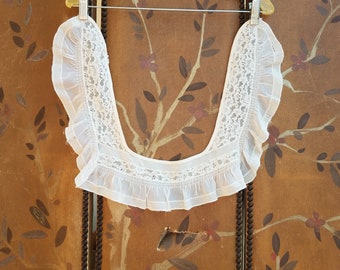 Antique ivory lace collar