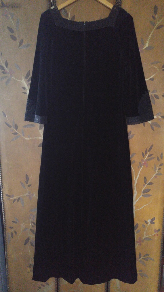 SALE!! 70s black velour maxi boho dress with blac… - image 5
