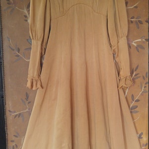 SALE! 1900&#39;s gold prairie / country / lawn dress with frilly collar puffed sleeves and long cuffs