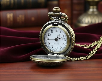 Retro Steampunk Pocket Watch Necklace, Vintage-Style Quartz Pendant on Chain