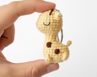 Patrón de jirafa de crochet en PDF, mini llavero amigurumi, ideal para principiantes, animal de peluche