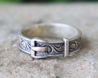 Bague boucle de ceinture, argent sterling 925, finition antique, anneau large, motif en volutes, bijou artisanal, bague unisexe, bague tendance