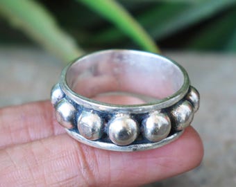 Bague boule en argent, bague de créateur, bague femme, argent sterling 925, bague délicate, bague bohème, bague artisanale, bijou tendance
