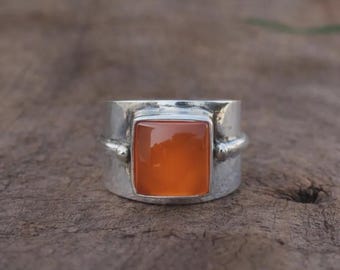 Orange karneolring, bredbandsring, 925 sterlingsilver, handgjord ring, charmring, bohemisk ring, fin ring, uttalandering, ädelstensring