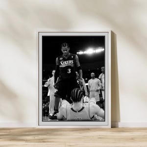 Póster de Allen Iverson con la jugada "Step Over", impresión icónica del baloncesto de la NBA (descarga digital)