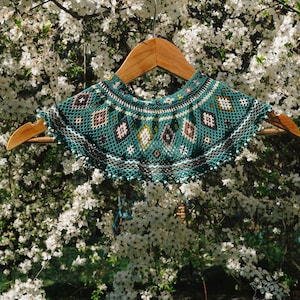 Collar con cuentas verde esmeralda, gargantilla ancha geométrica con cuentas, collar babero de cuentas pequeñas, joyería bohemia hecha a mano, collar con flecos