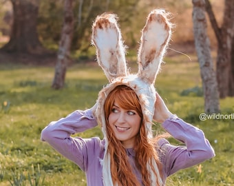 Chapeau de lapin feutré. Chapeau de lapin blanc pour Alice au pays des merveilles. Chapeau de lièvre de mars réaliste. Fabriqué sur commande