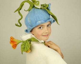 Chapeau feutré bleu campanule - couvre-chef fleuri - chapeau de fée - chapeau elfique - chapeau de princesse fleur festif pour fille / femme - réalisé sur commande