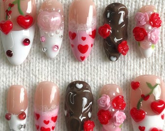 Unghie finte Cherry Kiss Valentine, French Tips color cioccolato nude rosa con rose 3D, cuori rossi, set Almond Coquette per appuntamenti, regali