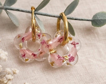 Boucles d’oreilles pampilles créoles fleurs séchées rose, bijou floral fait main, cadeau femme