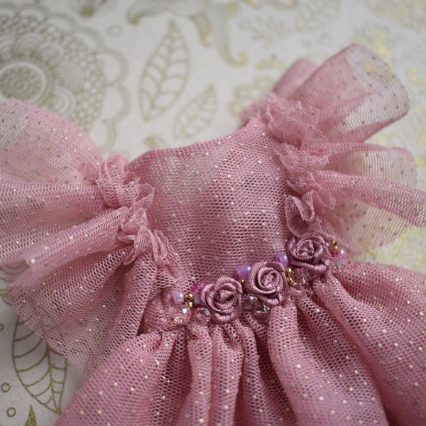 Dusty Pink and Gold Blythe Embroidered Dress with Shoulder Frills Headband Set Fashion Doll Outfit Pullip Dress Clothes Ruffles Ribbon Roses