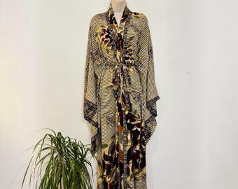Peignoir kimono long en soie de sari recyclée, rayures neutres et imprimé feuilles, écoresponsable
