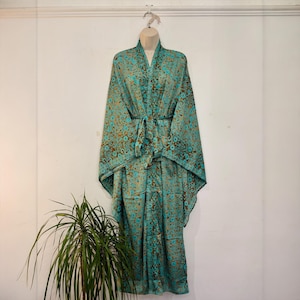 Blommig kimono-morgonrock | Boho loungewear, återvunnen saris lång kimono Passar Storbritannien 8-22