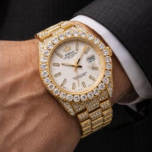 Reloj automático de lujo Jordan para hombre con simulación de diamantes de 7,5 quilates y baño de oro de 18 quilates. imagen 3