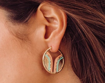 Coral and Mint Enamel Hoop Earrings, Textured Gold Disk Earrings, Colorful Circle Earrings, Enamel Jewelry, Pastel Earrings