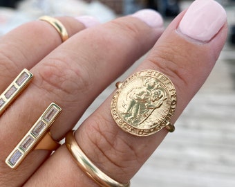 Pierścień św. Krzysztofa, pierścień z medalionem religijnym z 14-karatowego złota, złoty pierścień ze świętym, złoty pierścionek z dedykacją, grawerunek opcjonalny
