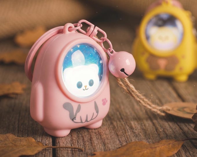Kawaii Light-Up Keychain | Mini Portable Night Light Animals (Cat, Bear, Astronaut) | Cute Backpack Accessory | Original Gift for Children