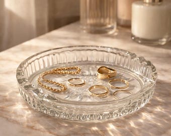 Vintage Clear Glass Ashtray 18cm (+- 7 inches), crystal cut Decorative Tray, Jewelry Dish Vanity Decor, Mid Century Style Home Accent