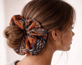 Scrunchy hair tie for hair updos or ponytails.