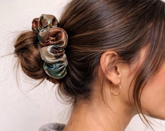 Scrunchy hair tie for hair updos or ponytails.