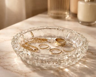 Vintage Clear Glass Ashtray 15cm (5.9 inches), Crystal Cut Decorative Tray, Jewelry Dish Vanity Decor, Mid Century Style Home Accent