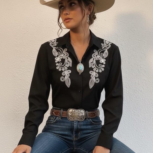 Blusa clásica occidental negra con bordado blanco