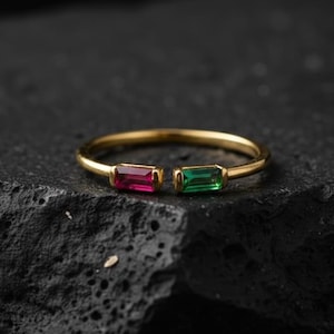 Anillo abierto de rubí y esmeralda, delicado anillo ajustable de oro, joyería de piedra natal de mayo y julio, anillo de piedras preciosas, joyería apilable, regalos de Navidad para ella