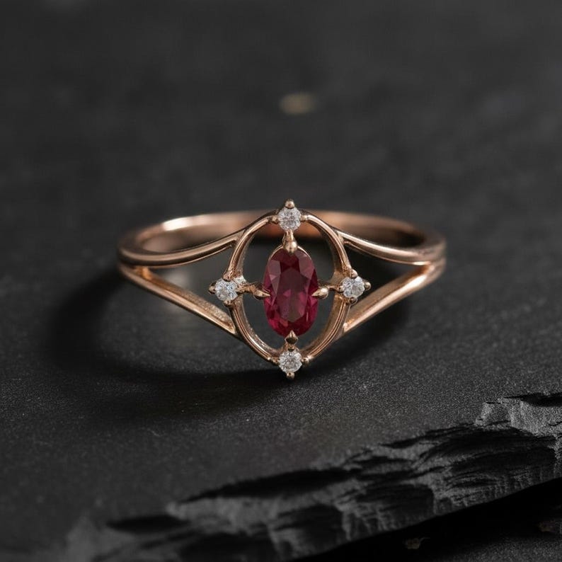Ruby Diamond Ring, Ruby Engagement Ring, Ruby Solitaire Ring, Oval Ruby Ring, July Birthstone, Stacking Ring, Anniversary Ring Gifts for Him Oro rosa