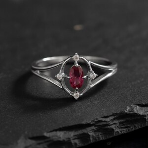 Ruby Diamond Ring, Ruby Engagement Ring, Ruby Solitaire Ring, Oval Ruby Ring, July Birthstone, Stacking Ring, Anniversary Ring Gifts for Him Plata