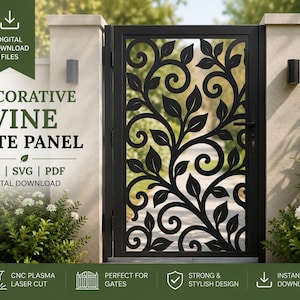Puede incluir: Un panel de puerta de metal negro con un patrón recortado decorativo de enredaderas y hojas. El diseño incluye el texto DECORATIVE VINE GATE PANEL, DXF, SVG, PDF y DIGITAL DOWNLOAD. La puerta está situada entre dos pilares de piedra claros.