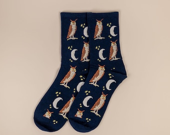 Lightweight Women&#39;s Crew Socks with Unique Owl Moon Design in Navy Cotton