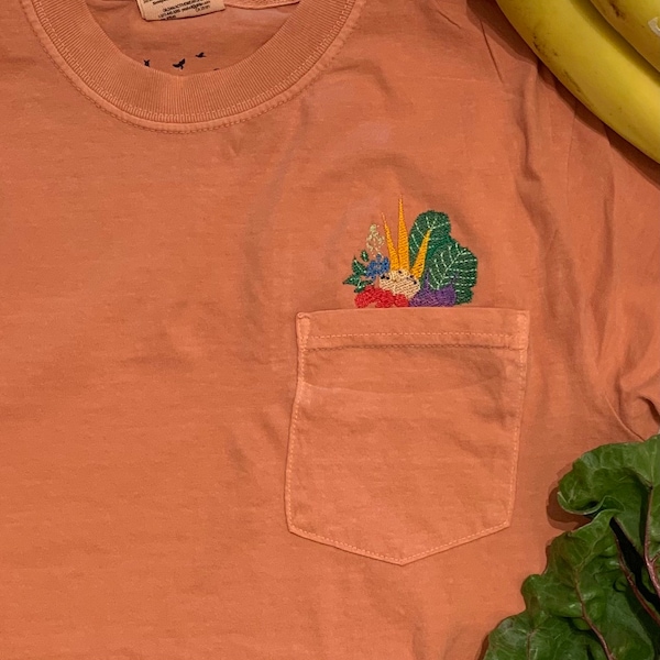 Umweltfreundliches Gemüse Themed Cotton Gesticktes T-Shirt - Farmers Market Tee - Komfortfarben