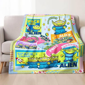 Disneyland Toy Story Aliens Blanket, Aliens Toy Story Pizza Planet Blanket, Woody Buzz Lightyear Jessie Toy Story, Gift for Boy or Girl Bild 1