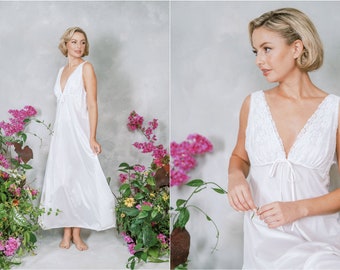 Vtg 70s White Plunging Lace Sheer Bow Nightgown Lingerie Boudoir Bridal Empire Babydoll Maxi Dress M