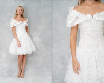 4610308 Off-White Off-Shoulder Lace Dress