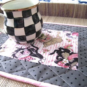 Pretty Kitty - Snack Mat - Mug Rug - Quilted